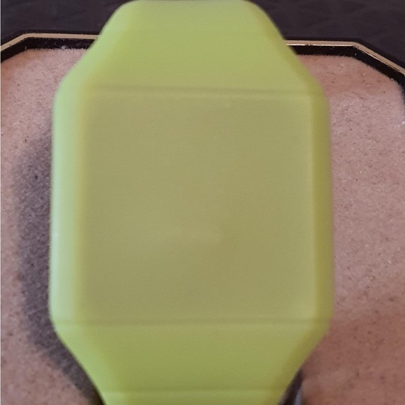 Collezio Accessories - 🦋10/$20🦋 Collezio Green Silicone Women's Digital Touch Watch